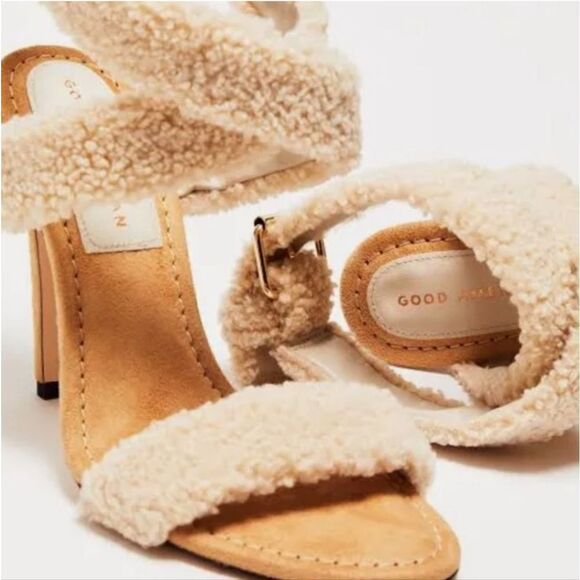 NIB Good American Sherpa Heels - Picture 7 of 8